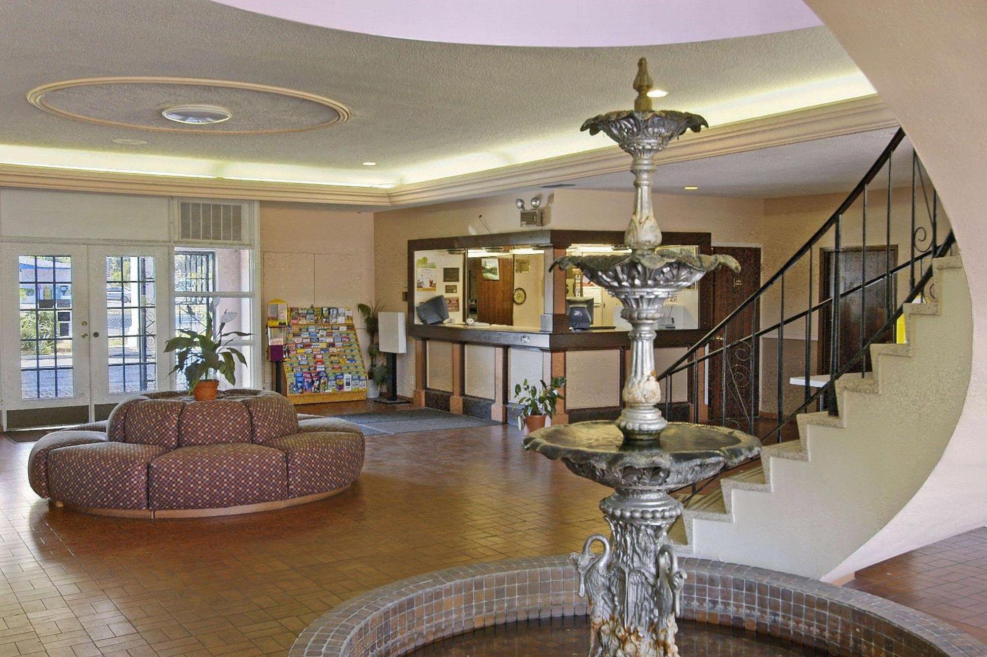 University Inn Gainesville Exterior photo